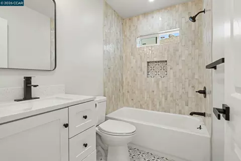 Bath - 1023 Caldwell Ave, Vallejo, CA 94591 photo 1 of 2