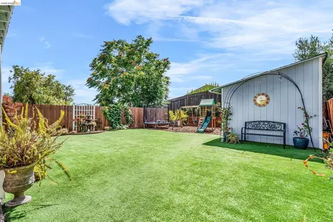 Exterior - 2350 W Shell Ave, Martinez, CA 94553 photo 3 of 8
