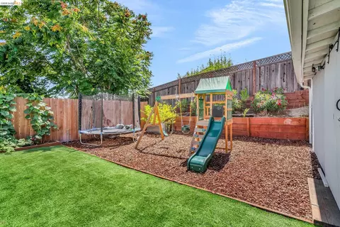 Exterior - 2350 W Shell Ave, Martinez, CA 94553 photo 4 of 8