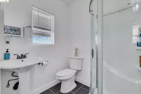 Bath - 2350 W Shell Ave, Martinez, CA 94553 photo 1 of 2