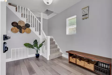 Entry Way - 2350 W Shell Ave, Martinez, CA 94553 photo 1 of 1