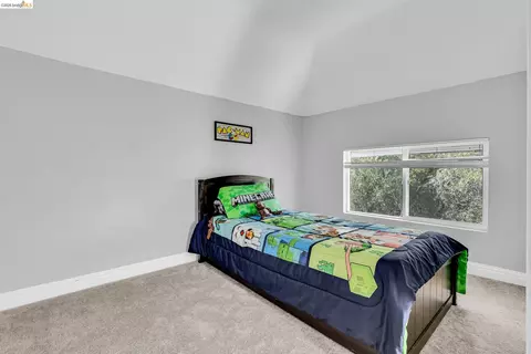 Bedroom - 2350 W Shell Ave, Martinez, CA 94553 photo 2 of 5