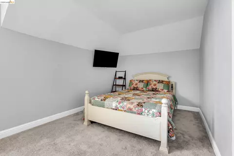 Bedroom - 2350 W Shell Ave, Martinez, CA 94553 photo 3 of 5