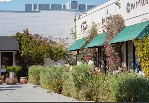 Exterior - 1450 4th St #5, Berkeley, CA 94710 photo 2 of 4