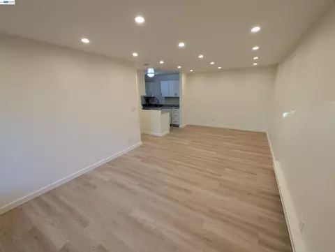 1126 Cherry Ave #128, San Bruno, CA 94066