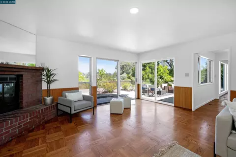 Living - 61 Sullivan Dr, Moraga, CA 94556 photo 4 of 7