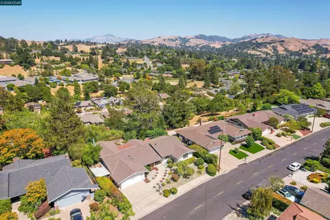 View/Area - 61 Sullivan Dr, Moraga, CA 94556 photo 3 of 9