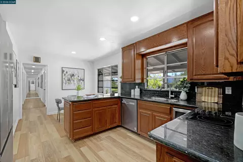 Entry Way - 61 Sullivan Dr, Moraga, CA 94556 photo 5 of 7