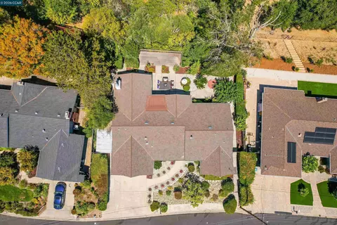 View/Area - 61 Sullivan Dr, Moraga, CA 94556 photo 4 of 9