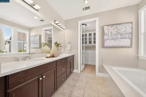 Bath - 4266 Sunset View Dr, Dublin, CA 94568 photo 1 of 2
