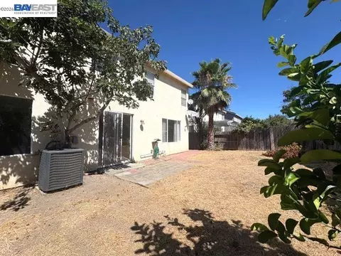 Exterior - 13900 Pinecrest St, Lathrop, CA 95330 photo 5 of 5