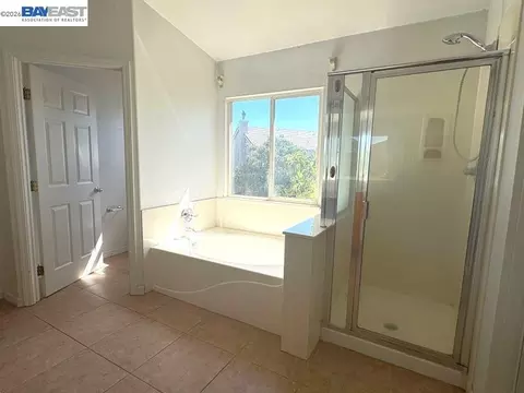 Bath - 13900 Pinecrest St, Lathrop, CA 95330 photo 4 of 4