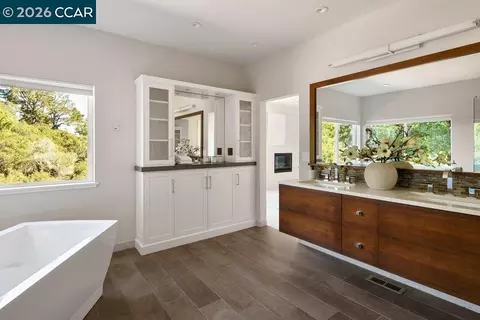 Bath - 9 Northridge Ln, Lafayette, CA 94549 photo 4 of 7
