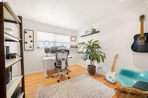 10774 Hellman St, Oakland, CA 94605