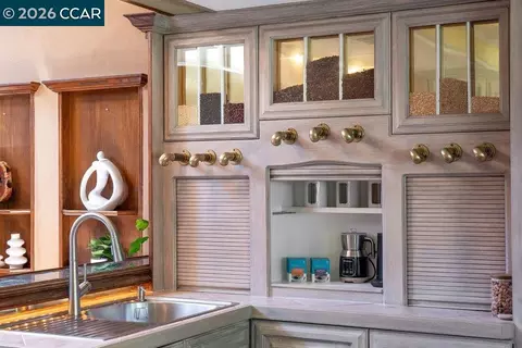 Kitchen - 490 St Marys Rd, Lafayette, CA 94549 photo 3 of 3