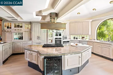 Kitchen - 490 St Marys Rd, Lafayette, CA 94549 photo 2 of 3