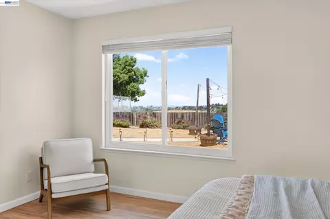 Bedroom - 295 Iris Rd, Hercules, CA 94547 photo 2 of 4