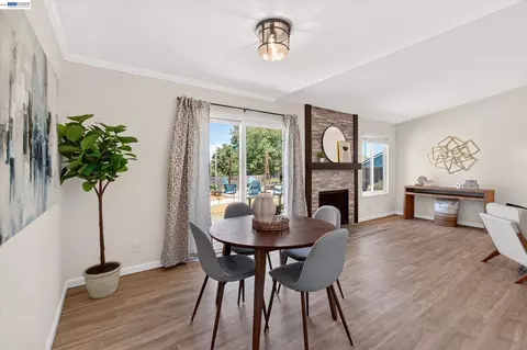 Dining - 295 Iris Rd, Hercules, CA 94547 photo 1 of 2
