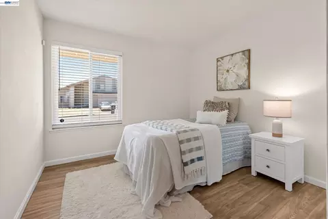 Bedroom - 295 Iris Rd, Hercules, CA 94547 photo 3 of 4
