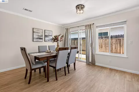 Dining - 295 Iris Rd, Hercules, CA 94547 photo 2 of 2