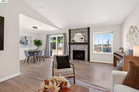 Living - 295 Iris Rd, Hercules, CA 94547 photo 4 of 5