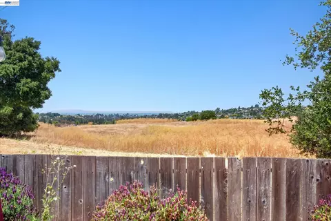 Exterior - 295 Iris Rd, Hercules, CA 94547 photo 9 of 10
