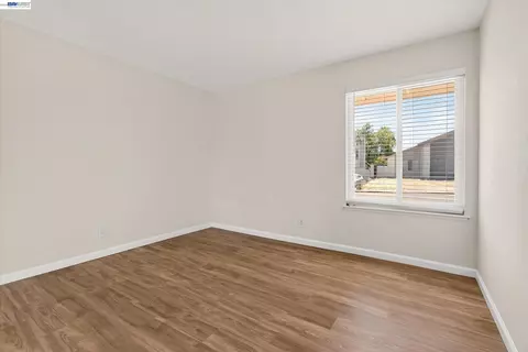 Bedroom - 295 Iris Rd, Hercules, CA 94547 photo 4 of 4