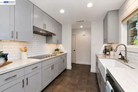 Kitchen - 3360 Doyle Rd, Oakley, CA 94561 photo 2 of 3