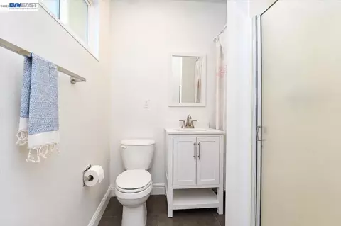 Bath - 3360 Doyle Rd, Oakley, CA 94561 photo 3 of 3