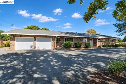 Exterior - 3360 Doyle Rd, Oakley, CA 94561 photo 2 of 24