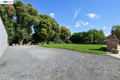 Exterior - 3360 Doyle Rd, Oakley, CA 94561 photo 11 of 24