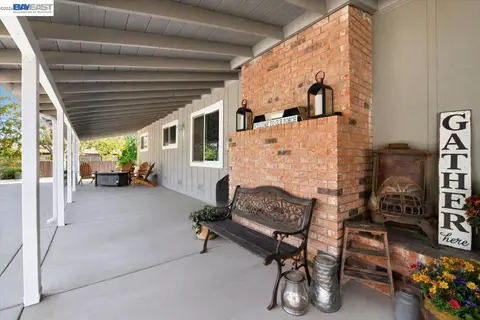 Exterior - 3360 Doyle Rd, Oakley, CA 94561 photo 6 of 24