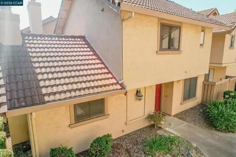 8 Del Prado Cir, Fairfield, CA 94533