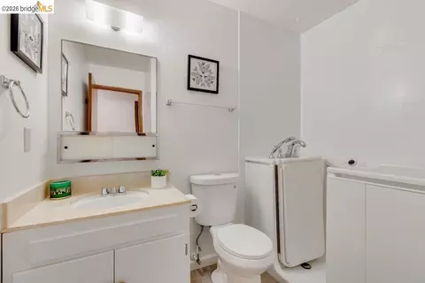 Bath - 341 Inverness Dr, Vallejo, CA 94589 photo 1 of 2
