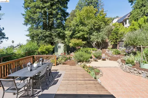 Exterior - 984 Regal Rd, Berkeley, CA 94708 photo 5 of 16