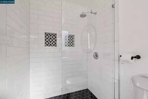 Bath - 1243 Davis Ave, Concord, CA 94518 photo 5 of 5