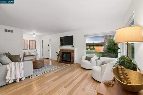 Living - 1243 Davis Ave, Concord, CA 94518 photo 2 of 4
