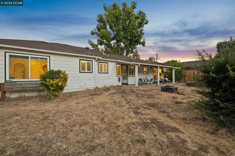 Exterior - 1243 Davis Ave, Concord, CA 94518 photo 15 of 16