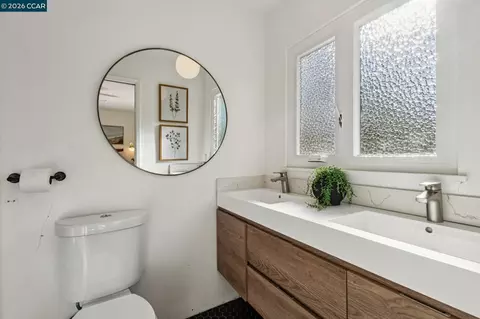 Bath - 1243 Davis Ave, Concord, CA 94518 photo 4 of 5