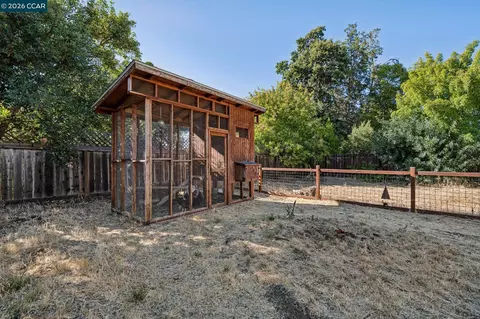 Exterior - 1243 Davis Ave, Concord, CA 94518 photo 11 of 16