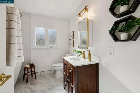 Bath - 1243 Davis Ave, Concord, CA 94518 photo 2 of 5