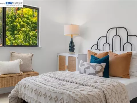 Bedroom - 7966 Iglesia Dr, Dublin, CA 94568 photo 5 of 8