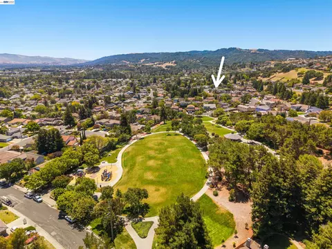 View/Area - 7966 Iglesia Dr, Dublin, CA 94568 photo 2 of 4