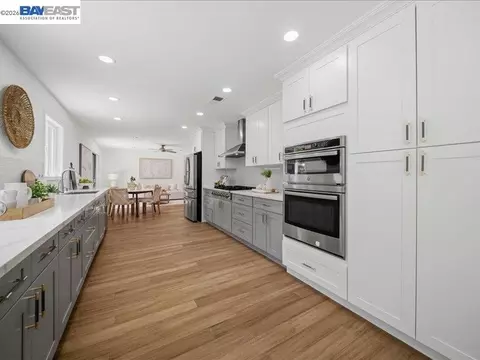 Kitchen - 7966 Iglesia Dr, Dublin, CA 94568 photo 3 of 7