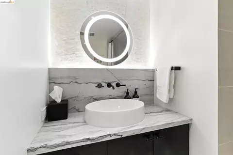 Bath - 311 Oak St #102, Oakland, CA 94607 photo 2 of 2