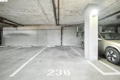 Exterior - 311 Oak St #102, Oakland, CA 94607 photo 4 of 4