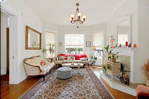 Living - 742 B St, Hayward, CA 94541 photo 1 of 3