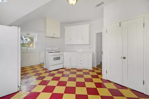 Kitchen - 742 B St, Hayward, CA 94541 photo 6 of 13