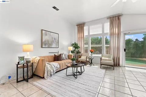 Living - 1520 Deer Run Ln, Tracy, CA 95376 photo 1 of 1