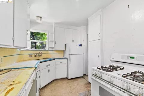 Kitchen - 2713 Ridge Rd, Berkeley, CA 94709 photo 3 of 3